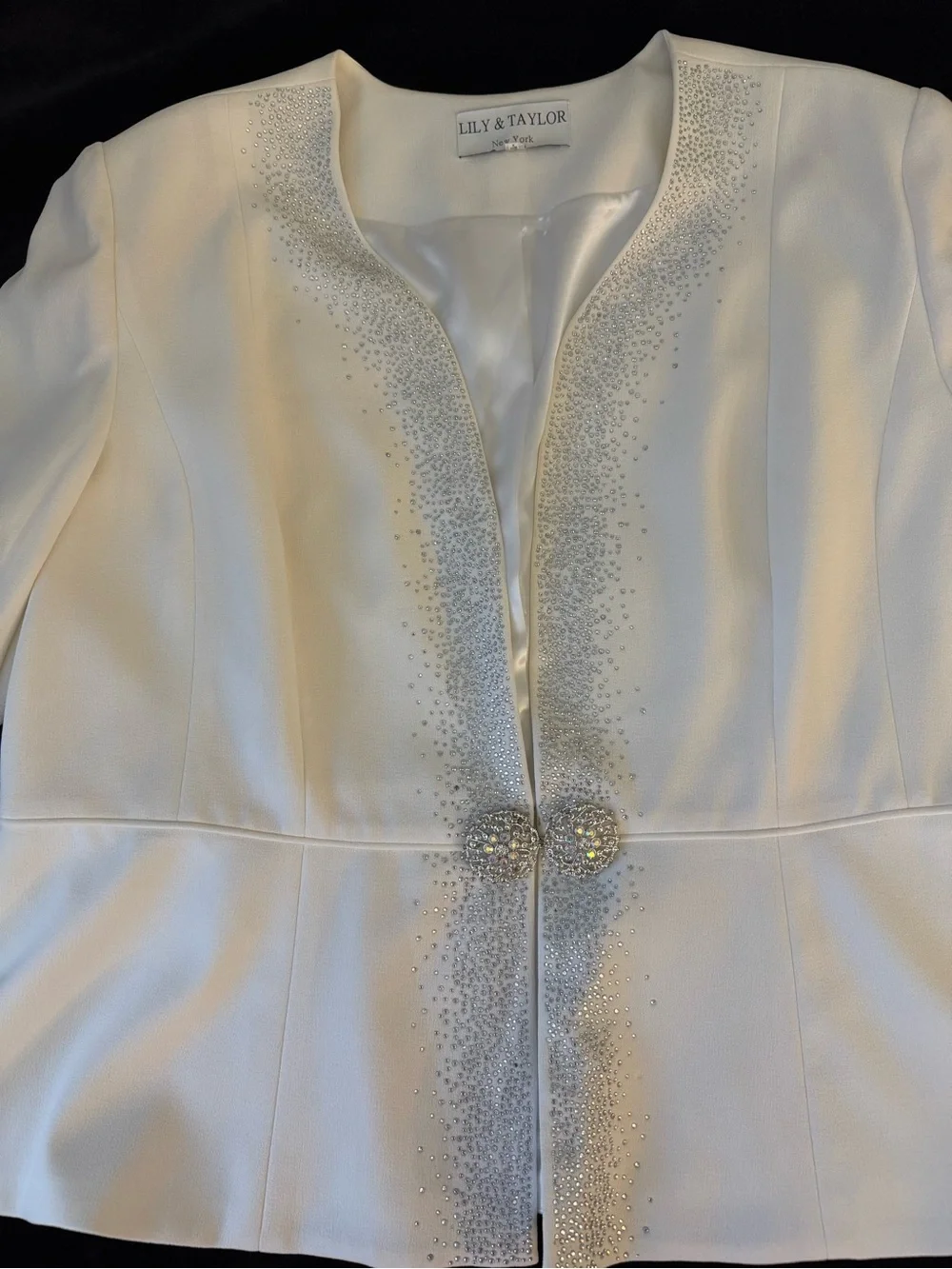 Lily & Taylor White Studded Lined Hook & Eye Short Jacket Long Sleeve Size 22